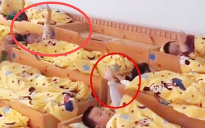 Soi clip ngủ trưa cô giáo gửi, mẹ phát hiện con có hành động bất thường mà sợ run người: Sự thật ngã ngửa!