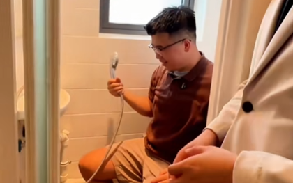 Căn hộ vỏn vẹn 3m² ở Hồng Kông có giá gần 2 tỷ, đi tắm phải ngồi lên bồn cầu