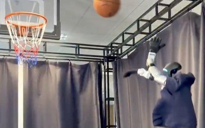 Giống người thật, biết chơi bóng rổ như vận động viên chuyên nghiệp - ngày robot của Trung Quốc thay thế người thật không còn xa