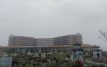 VIDEO: Bệnh viện gần 1.700 tỉ đồng sát nghĩa trang hàng ngàn lăng, mộ
