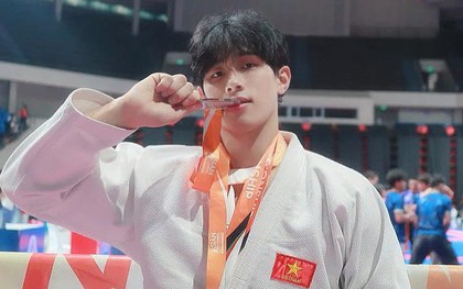 Trai đẹp tuyển võ Việt Nam dự SEA Games 33: Visual cực phẩm, body 6 múi cuồn cuộn