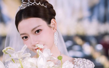 Nữ hoàng cầu lông xinh đẹp như tiên nữ trong ngày cưới ngôi sao cùng đội tuyển