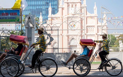 Đà Nẵng mở lớp dạy tiếng Hàn cho tài xế xích lô