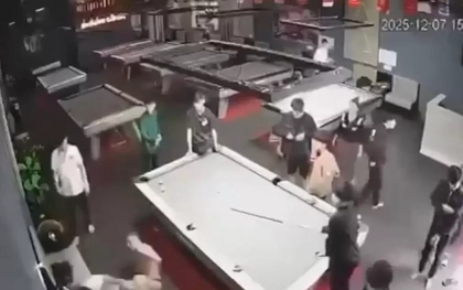 Xô xát trong quán bida tại Quảng Trị, nam sinh lớp 12 nguy kịch nghi do ngã gãy cổ