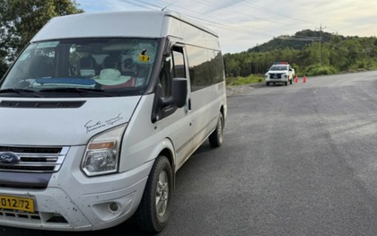 Đá rơi từ xe ben trúng ô tô, 3 du khách Nga thương vong