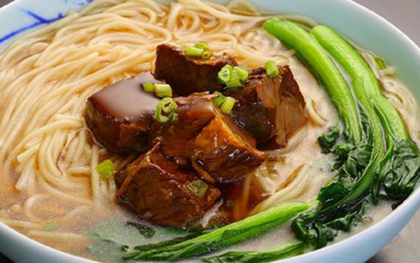 3 thói quen ăn mì "phá gan" mạnh chẳng kém rượu, nhiều người đang mắc