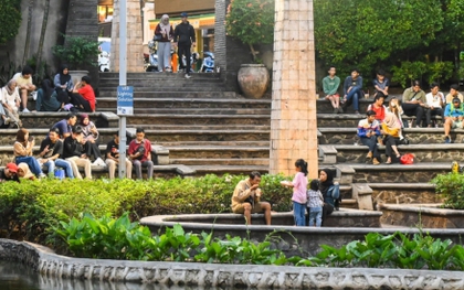 Giới trẻ Indonesia với tư duy YONO nhằm chi tiêu vào những thứ cần thiết