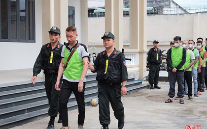 Nguyễn Thế Anh điều hành hơn 80 nhân viên lừa người Việt hàng trăm tỷ đồng như thế nào?