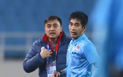 Huấn luyện viên thứ 7 tại V.League bị phạt vì phản ứng với trọng tài