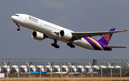 Cửa sổ máy bay Thai Airways chở 270 người bị vỡ khi đang bay trên trời, phi công phải hạ cánh khẩn cấp