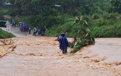 Ngày mai Bắc Bộ chuyển rét đậm, Trung Bộ đề phòng lũ quét và sạt lở