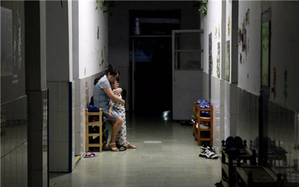Chuyên gia tâm lý phán 1 câu gây sốc: Trên đời có một loại "phụ huynh giả", thương thì ít mà hại con thì nhiều