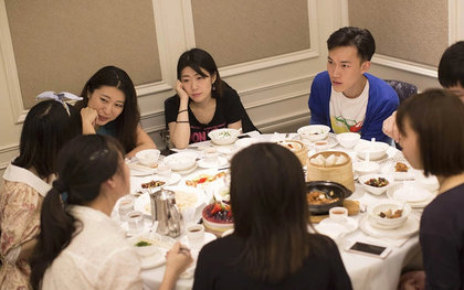 Sau buổi họp lớp ở tuổi U50, tôi không còn ghen tỵ với những người bạn bằng tuổi giàu có: Lý do nằm ở 3 điều khó nói này