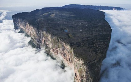 Núi Roraima: 'Thế giới đã mất' bị cô lập hàng triệu năm mà người bản địa gọi là 'nhà của các vị thần'