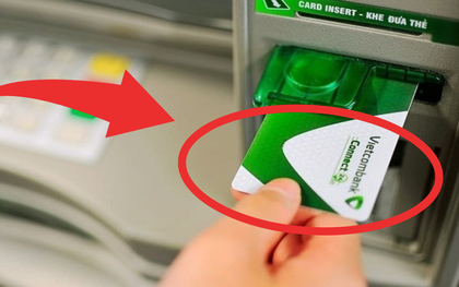 3 thay đổi khi rút tiền bằng thẻ ATM từ năm 2025, ai cũng cần biết