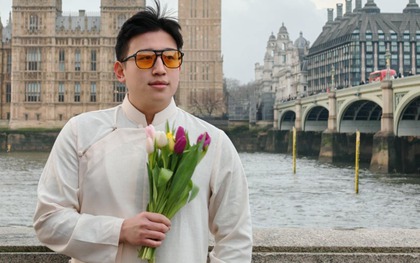 Chốt vé gấp, bay từ Anh về TP.HCM: "Xứng đáng từng đồng"