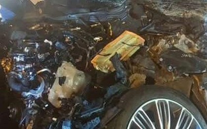 VIDEO: Xe sang Range Rover dập nát khi đấu đầu xe khách