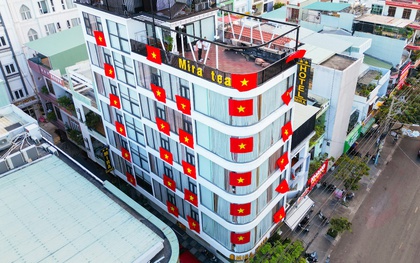 Chuỗi Khách sạn Mira Quy Nhơn đỏ rực cờ Tổ quốc, rộn ràng chào đón 50 năm ngày thống nhất