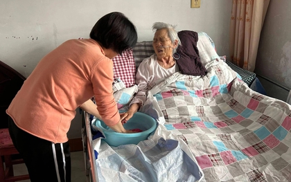 Đi làm giúp việc nhưng muốn đón cả mẹ già lên ở cùng, cô chủ liền ra tay xử lý khiến tôi rơi nước mắt