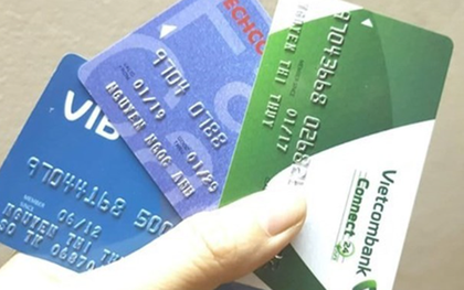 Nhiều ngân hàng thông báo thời điểm ngừng giao dịch thẻ từ ATM