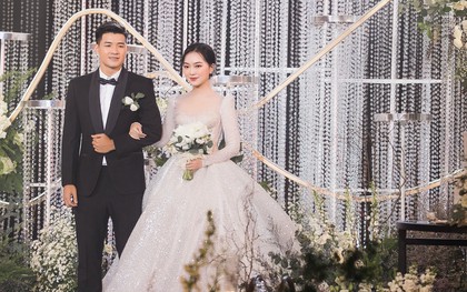 Cầu thủ nổi tiếng cưới hotgirl Bắc Giang, xinh đến mức Doãn Hải My thốt lên “xuất sắc”, sau 3 năm nói thẳng một điều