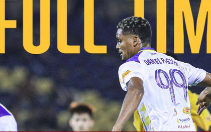 Trọng tài mắc lỗi khó tin, Hà Nội FC thay người đúng luật vẫn bị cấm