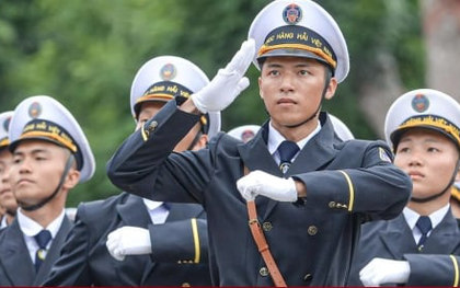 Xem lễ duyệt đội ngũ, diễu hành quần chúng kỷ niệm 70 năm giải phóng Hải Phòng