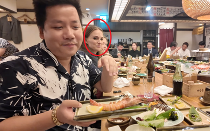 Khoa Pug sốc nặng khi lên Google tra tên người phụ nữ cứ nhìn mình trong quán ăn, hoang mang vì không nghĩ chuyện này lại xảy ra