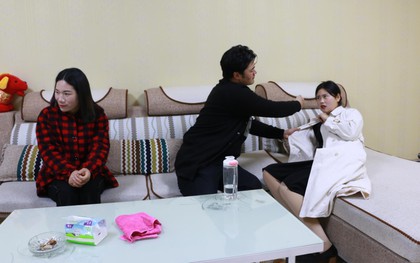 Nửa đêm, anh chồng đập cửa phòng tôi rầm rầm, chị dâu thì chống nạnh mắng oang oang, đến khi mẹ chồng chạy ra thì mọi chuyện mới sáng tỏ