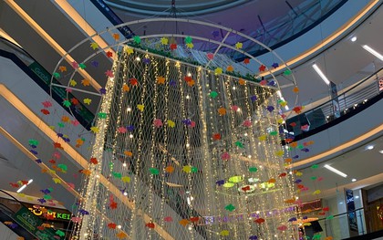 Hình ảnh mới của lưới an toàn tại Vạn Hạnh Mall gây ngỡ ngàng, người tận mắt chứng kiến thốt lên 1 điều