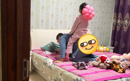 Vợ nhìn chằm chằm vào bức ảnh bố và con gái: Thứ anh cầm trên tay mới đau lòng...