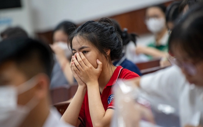 "Con sắp thi lớp 10, cả nhà tôi như bị câm"