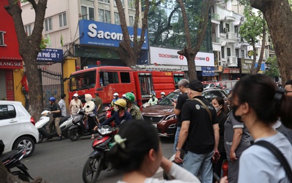 Hà Nội: Cháy nhà hàng nướng ở phố Phan Đình Phùng, lửa và khói bốc nghi ngút từ tầng 5