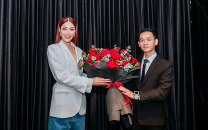 Siêu mẫu Lan Khuê làm đại sứ thương hiệu cho hãng điện thoại xa xỉ tại Việt Nam