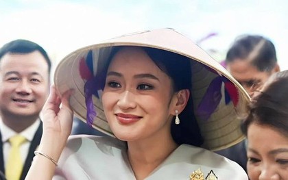 Thời trang ấn tượng của nữ Thủ tướng Thái Lan trong chuyến thăm Việt Nam
