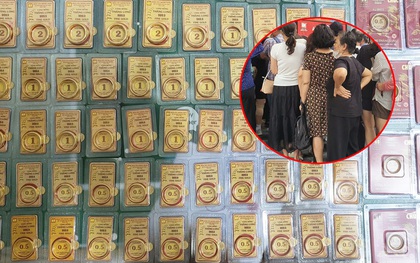 Hơn 20 ngày chăm chỉ xếp hàng mua vàng, người phụ nữ ở Hà Nội lỗ gần 200 triệu đồng