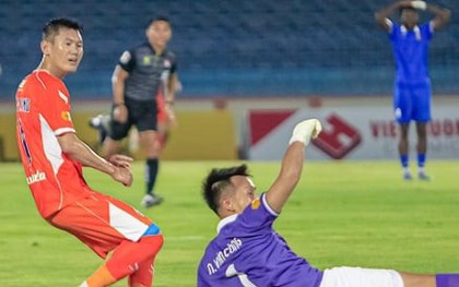 Bùi Tiến Dũng kiên cường, SHB.Đà Nẵng đánh bại Quảng Nam