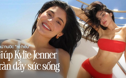 Hot mom triệu phú Kylie Jenner sexy, da căng bóng nhờ sáng nào cũng uống 1 loại nước trước ăn, chợ Việt có nhiều lại "rẻ hều"