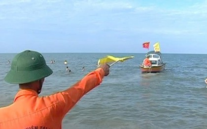 Đôi nam nữ đuối nước tử vong khi tắm biển Cửa Lò vào sáng sớm
