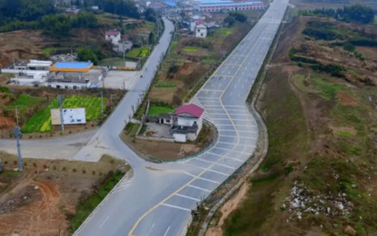 Chủ căn nhà 1.000 m² không chịu di dời dù được bồi thường hơn 5,8 tỷ đồng, tuyên bố: “Chúng tôi muốn số tiền bồi thường cao gấp đôi”