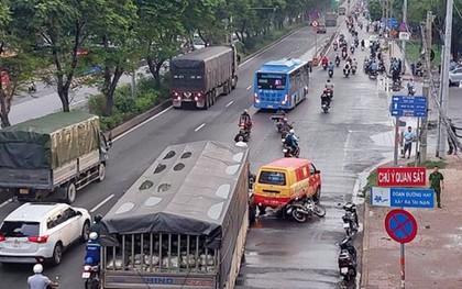 Ô tô tông liên hoàn 4 xe trước chợ đầu mối ở TPHCM, 2 người tử vong