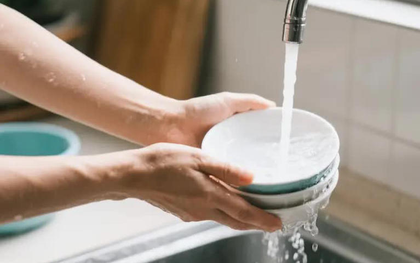 5 sai lầm khi rửa bát khiến cả gia đình mắc ung thư, nhiều người không hay biết vẫn làm mỗi ngày, nhất là cái số 3