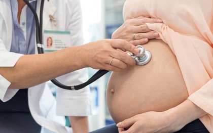 Mang thai ở tuổi 30+: Cảnh báo gia tăng các biến chứng sản khoa nghiêm trọng
