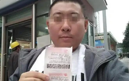Người đàn ông trúng xổ số 360 triệu đồng trong 2 năm nhưng lại nói thà không trúng còn hơn, bí mật trúng số bị phanh vui