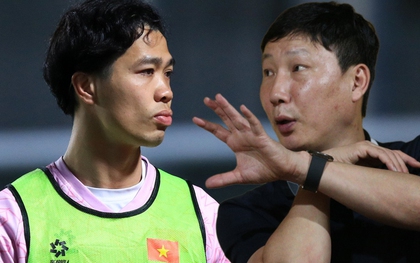 Công Phượng hé lộ kỉ niệm với thầy Kim: “Tôi cảm nhận được sự chân thành từ hành động đó”