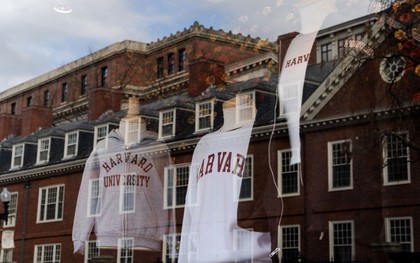 Lo lắng, hồi hộp và run sợ: Sinh viên quốc tế tại Harvard đang hoang mang vì khả năng lâm vào cảnh "đứt gánh giữa đường"