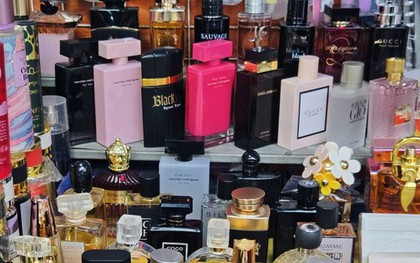 Bên trong khu chợ bán đồ gắn mác Dior, Gucci, Adidas giá vài chục nghìn đồng