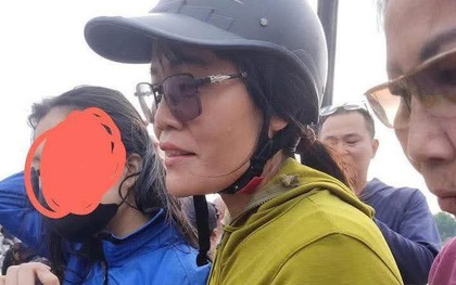 Gặp cô giáo dũng cảm ở Nam Định: Từ viện chở mẹ về, chỉ kịp hét “Mẹ ơi, con cứu người đây!” rồi lao xuống dòng nước xiết cứu sống nữ sinh tự tử