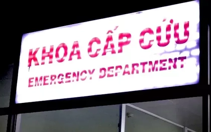 Bé gái ngưng tim, ngưng thở vì tai nạn cửa cuốn tự động