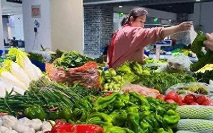 Dạo 1 vòng chợ, người tinh ranh nhìn là biết ngay 5 loại rau củ này "ngâm tẩm đẫm hóa chất", nhất là cái số 4